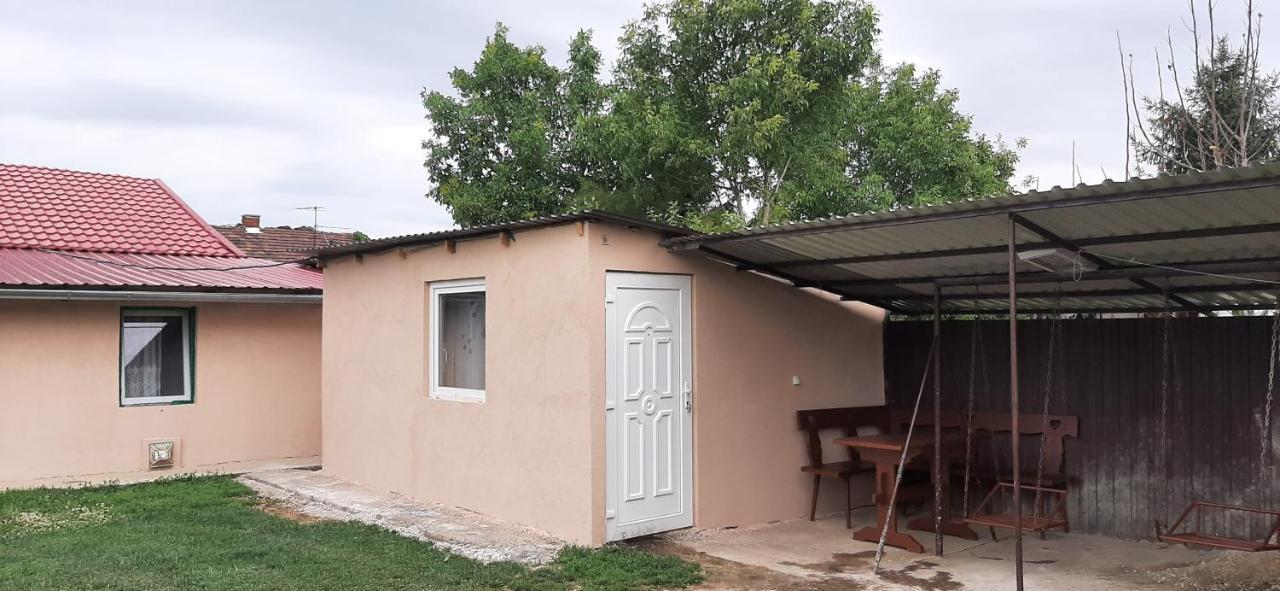 Viktoria Vendeghaz Daire Miskolc Dış mekan fotoğraf